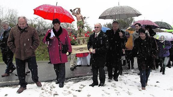 ¿Cómo afecta el clima en las procesiones religiosas del Bronx?